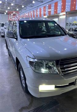 تۆیۆتا لاند کروزەر